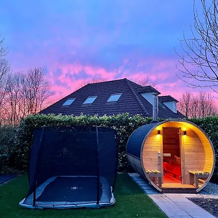 Newly Renovated Luxurious Villa / Hottub / Sauna / 7 Bedrooms Zeewolde Buitenkant foto
