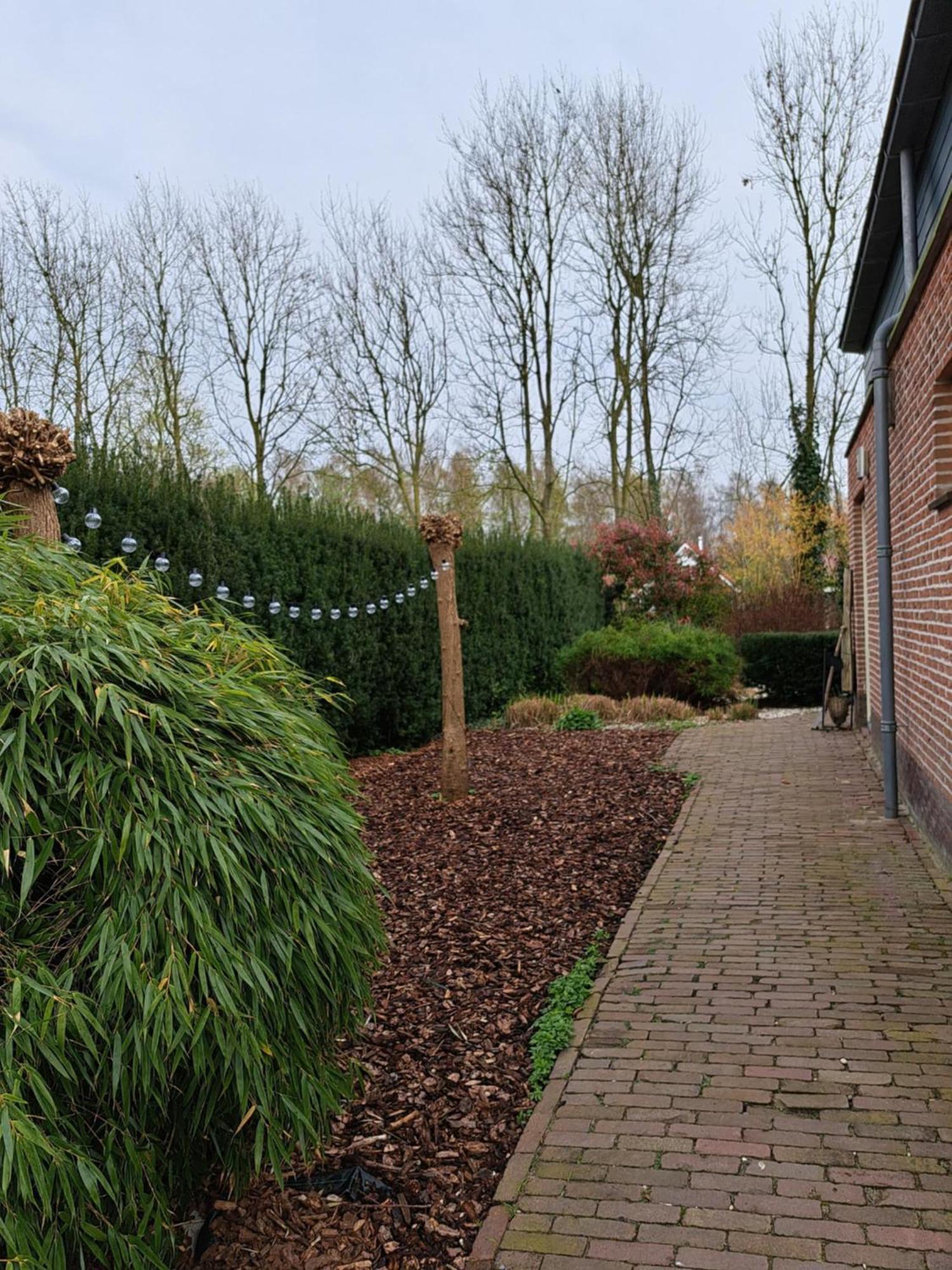 Newly Renovated Luxurious / Hottub / Sauna / 7 Bedrooms Villa Zeewolde
