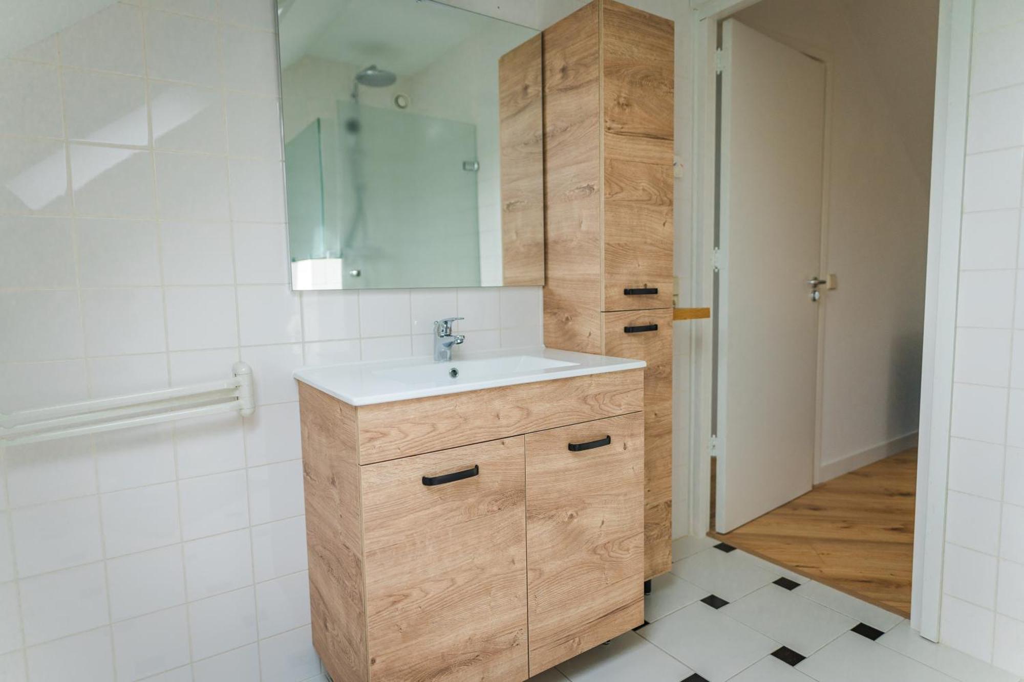 Newly Renovated Luxurious / Hottub / Sauna / 7 Bedrooms *