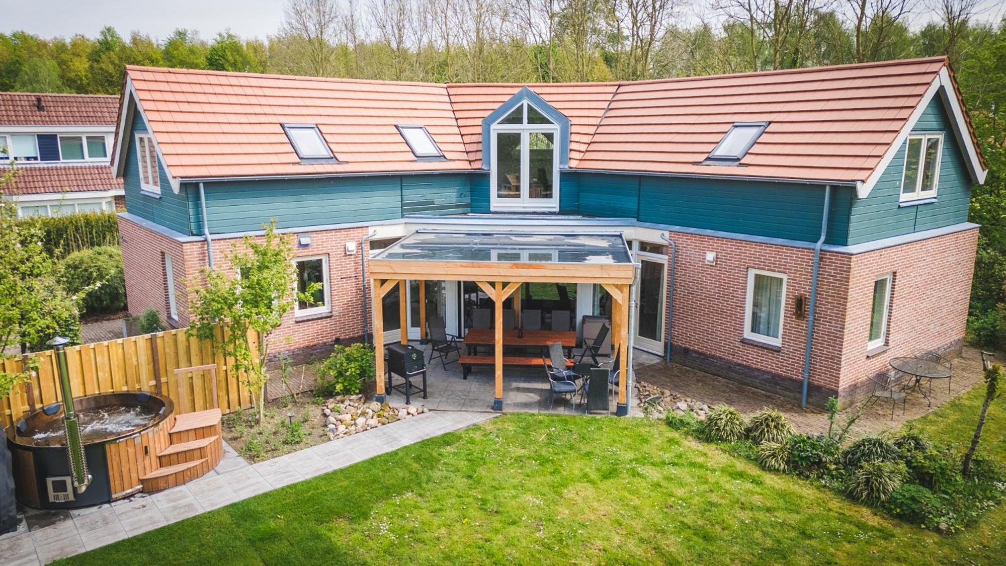 Villa Newly Renovated Luxurious / Hottub / Sauna / 7 Bedrooms Zeewolde