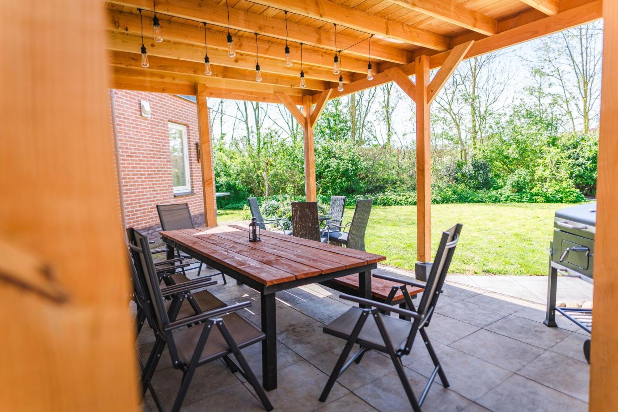 Newly Renovated Luxurious / Hottub / Sauna / 7 Bedrooms * Zeewolde