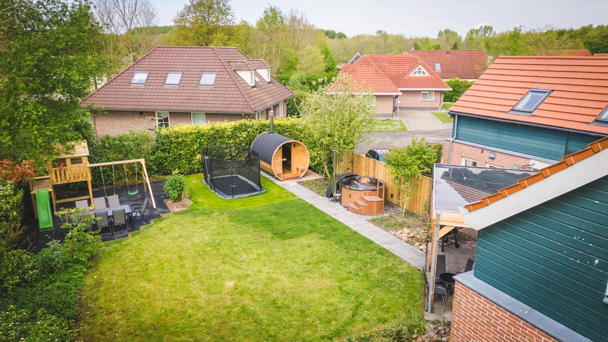 Newly Renovated Luxurious / Hottub / Sauna / 7 Bedrooms