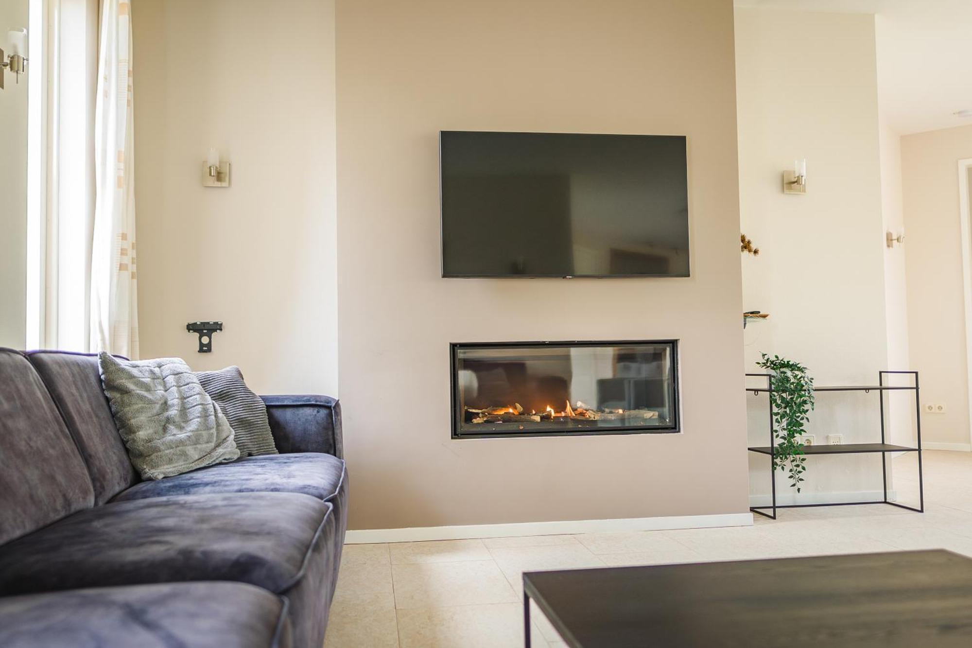 Villa Newly Renovated Luxurious / Hottub / Sauna / 7 Bedrooms Zeewolde